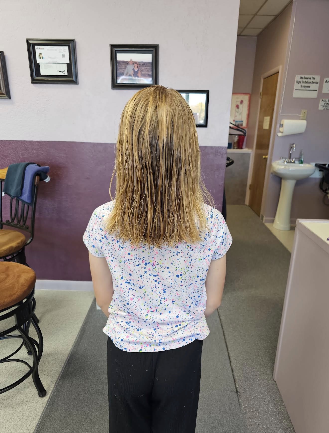 Shoulder length blonde hairstyle