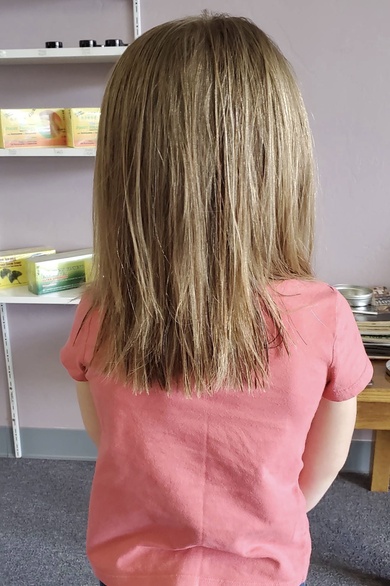 Straight shoulder length hairstyle